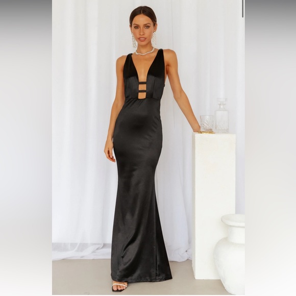 NEW WITH TAGS- Hello Molly Black Regal Maxi Satin Dress - Picture 1 of 6